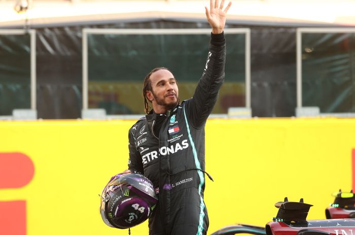 Lewis Hamilton hanya butuh satu kemenangan lagi untuk menyamai rekor Michael Schumacher sebagai pembalap tersukses di F1