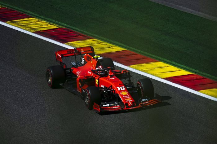 Pembalap Ferrari, Charles Leclerc merasa senang usai meraih pole position ketiga dalam kariernya saat kualifikasi F1 Belgia (31/8/2019)