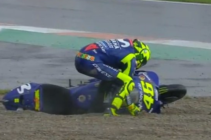 Valentino Rossi crash di MotoGP Valencia 2018