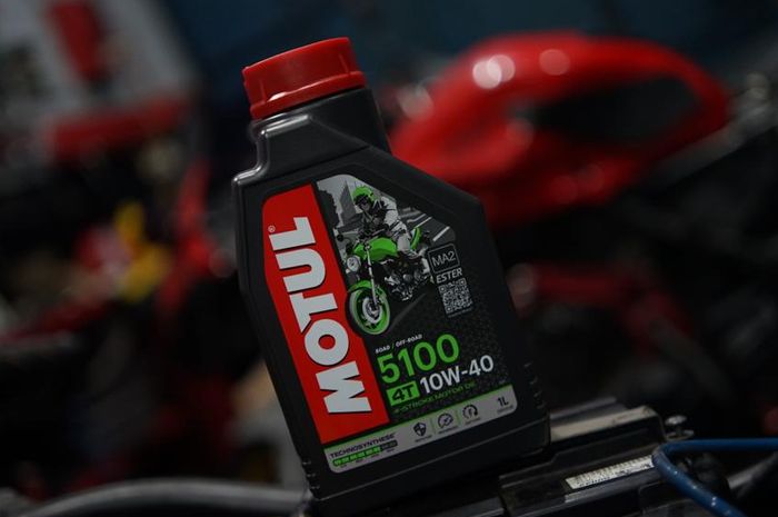 Ilustrasi oli Motul