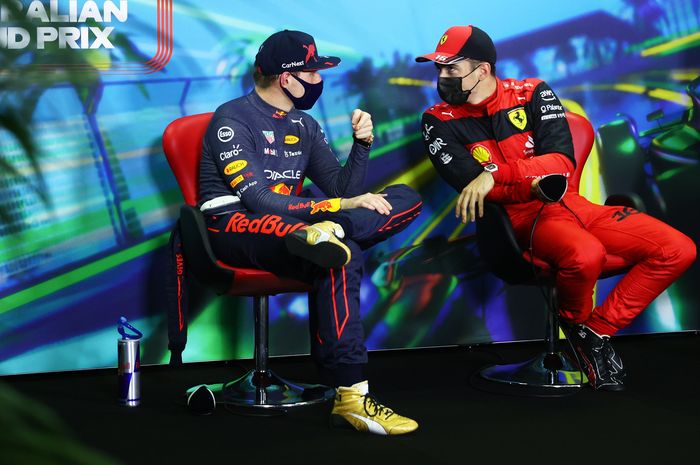 Max Verstappen dan Charles Leclerc start dari barisan depan balap F1 Australia 2022