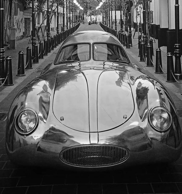 Replika Porche 64 Berlin Rome garapan Yumos Garage