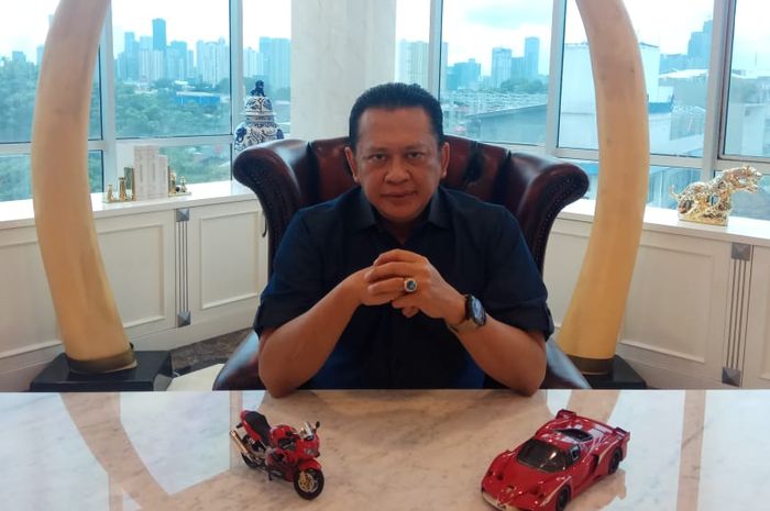 Bambang Soesatyo berharap harga kendaraan listrik bisa lebih terjangkau