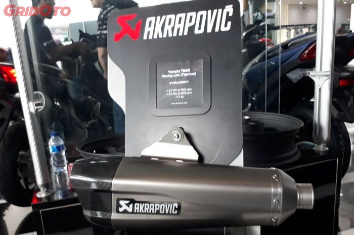 Knalpot Akrapovic buat Yamaha TMAX DX dibanderol Rp 18,2 juta