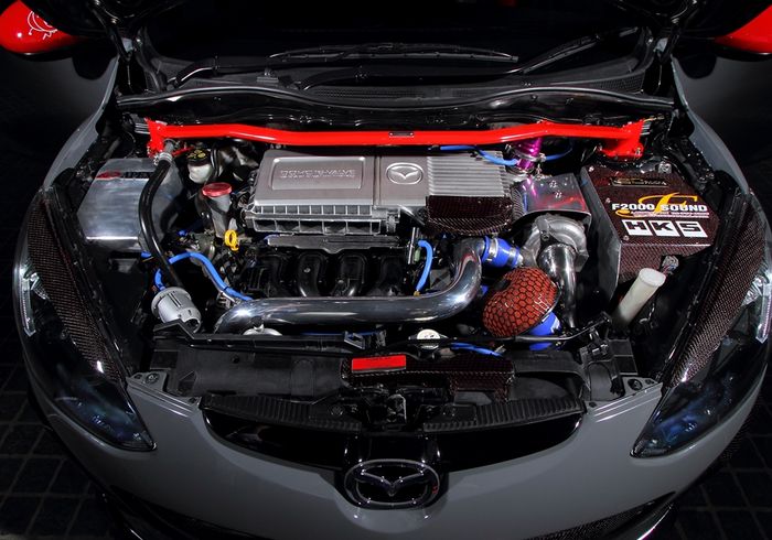 Mesin modifikasi Mazda2 disuntik turbo dan sukses merilis power 222 dk