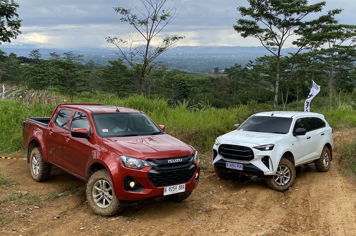 Isuzu MU-X dan Isuzu D-Max tampil di habitatnya di Desa Pelangi.