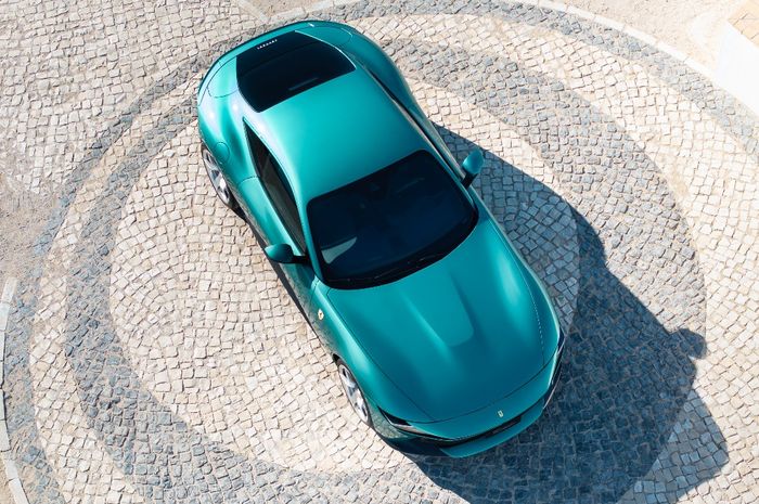 Gak Cuma Bisa Lari 320 KM/JAM, Ferrari Amalfi Juga Bisa Berhenti Sendiri