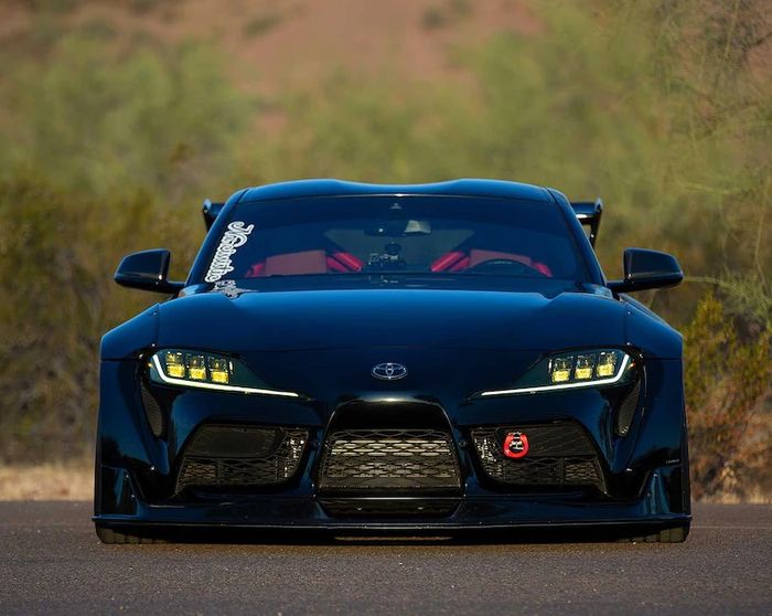 Modifikasi Toyota Supra A90 sangar dipasangi wide body Pandem Rocket Bunny
