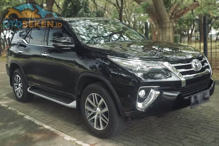 Kisaran harga Toyota Fortuner G Diesel seken tahun 2018.