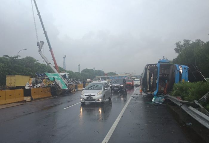 Ilustrasi kecelakaan di jalan tol