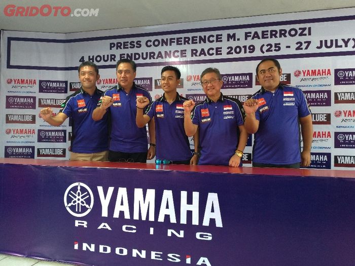 M. Faerrozi (tengah) akan berlaga di balap ketahanan Suzuka 4 Hours pada 27 Juli mendatang.