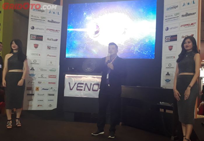 Irwan Kusuma, owner Venom Indonesia saat meluncurkan produk anyar