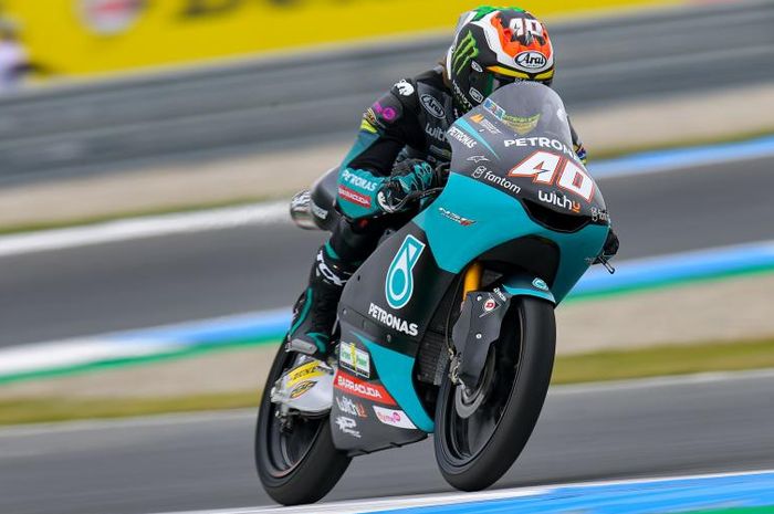 Darryn Binder sukses melesat ke posisi teratas saat detik-detik terakhir FP2 Moto3 Styria 2021, Jumat (06/08/2021).