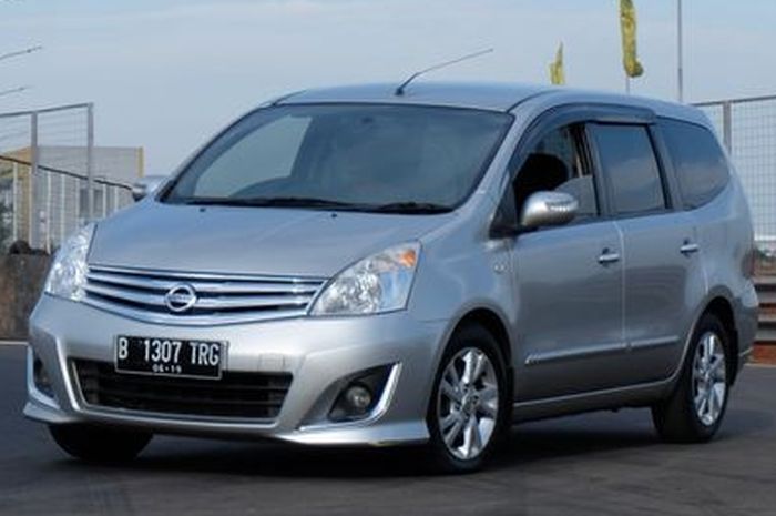 ilustrasi Nissan Grand Livina