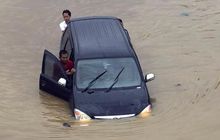 Mobil Manual Mendadak Tak Bisa Masuk Gigi Usai Terjang Banjir, Ini Solusinya