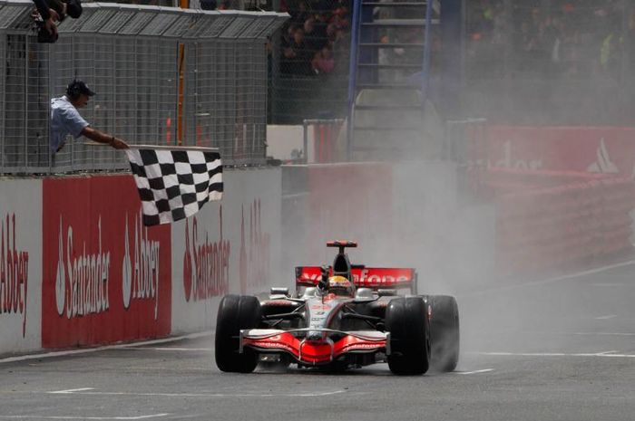 Lewis Hamilton menang di GP Inggris 2008