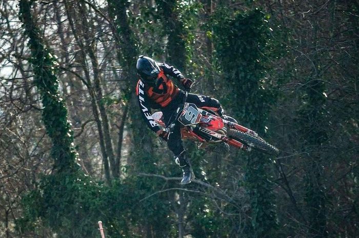 Danilo Petrucci ketika berlatih motocross