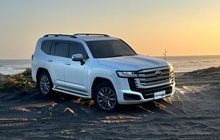 Toyota Land Cruiser 300 Hybrid EV Digeber di Gumuk Pasir, Kabin Anteng Minim Guncangan!