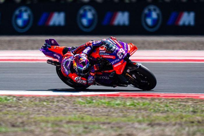 Jorge Martin mampu finish di posisi pertama dan menyelesaikan 27 lap dalam waktu 41 menit 4,389 detik