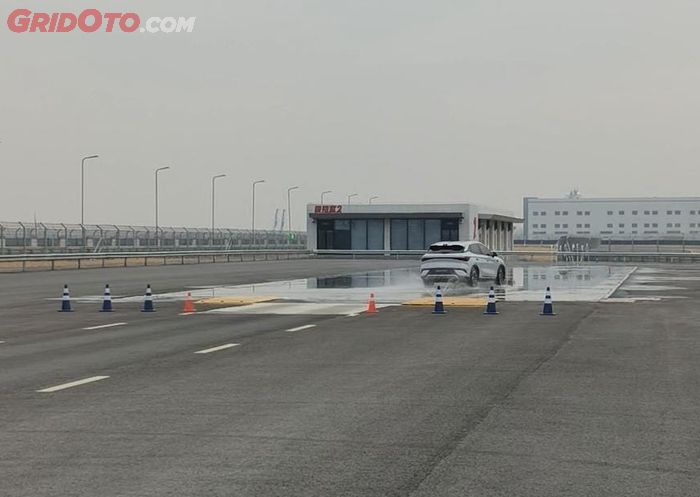 Area Kick Plate di sirkuit All Terrain BYD, Zhengzhou, Henan, Cina 