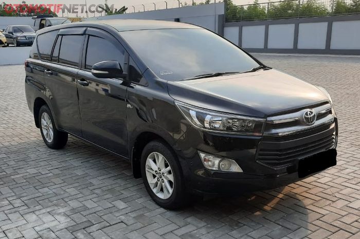 Ilustrasi Kijang Innova Reborn