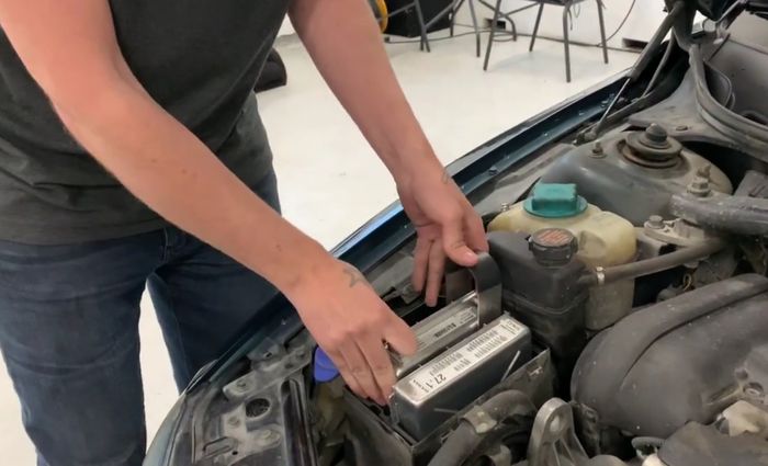 Ilustrasi ganti ECU Volvo V70