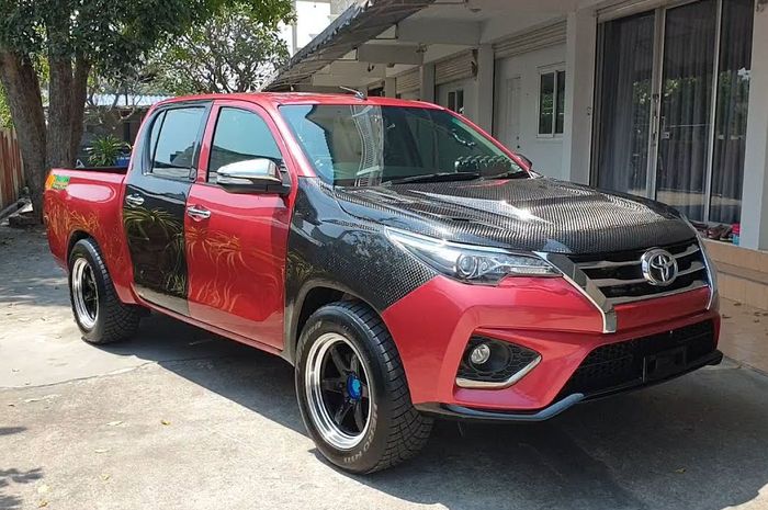 Modifikasi Toyota Hilux oplas muka Fortuner dan bersolek gaya racing