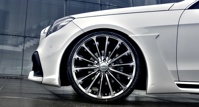 Modifikasi Mercedes-Benz E-Class W212 pasang pelek Pontofino ukuran 20 inci