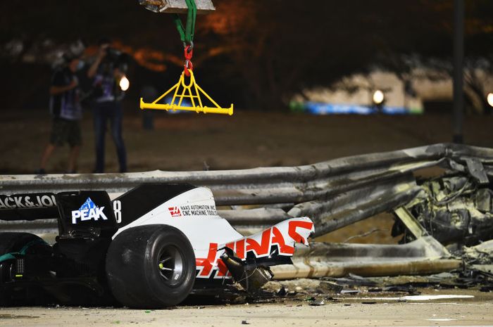 Pembalap F1, ROmain Grosjean bisa selamat dari kecelakaan mau pada balapan F1 Bahrain 2020, Ini Rahasianya