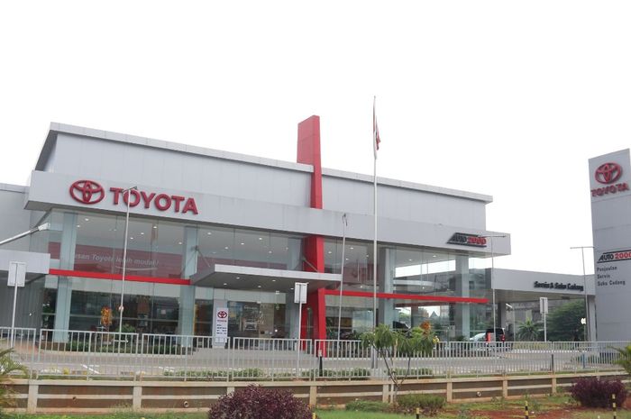 Selain lewat transfer antar bank, virtual account, kartu debit, kartu kredit, dan e-wallet. Transaksi Auto2000 bisa menggunakan QRIS sebagai upaya mencegah penularan virus Covid-19