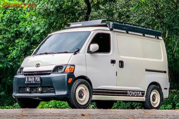Modifikasi Daihatsu Gran Max Blind Van, bisa angkut motor sekalian camping