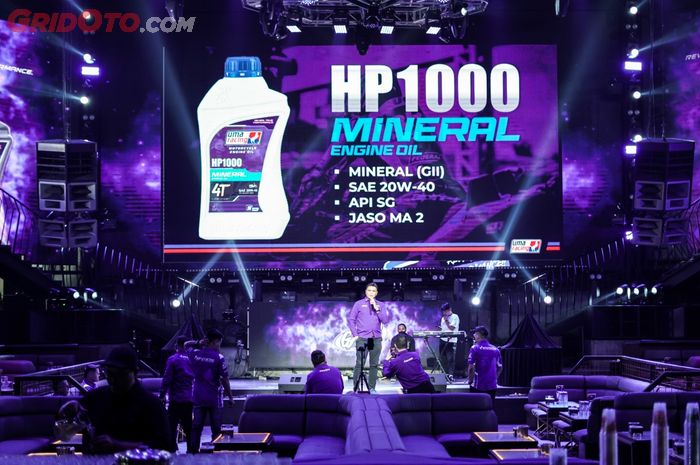 UMA Racing menghadirkan dua oli motor, yaitu HP 2000 Scooter 4T SAE 10W-40 API SL dan HP 1000 4T SAE 20W-40 API SG