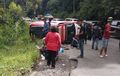 Usai Antar Jenazah, Ambulans Terbalik Hampir Masuk Jurang, Lima Penumpang Menanti Pertolongan
