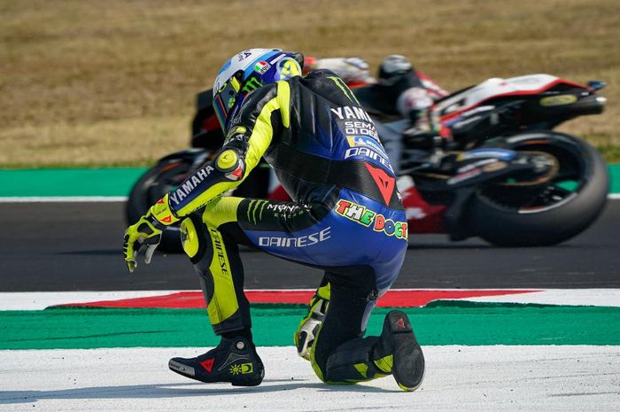 Valentino Rossi gagal finish di MotoGP Emilia Romagna 2020