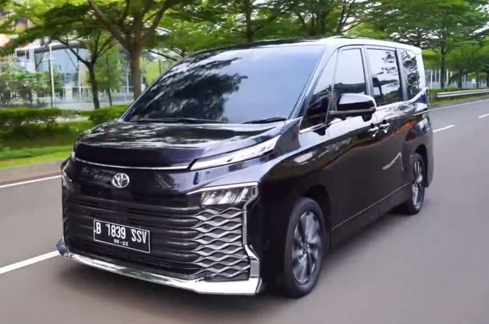 Spesifikasi dam kisaran harga Toyota Voxy tahun 2025 seken.