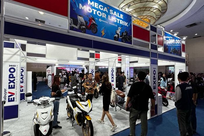 Selama tiga hari pameran Inabuyer EV Expo 2023, pengunjung bisa langsung dapat subsidi pembelian motor listrik