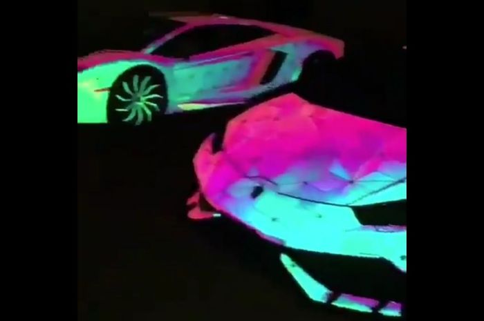 Modifikasi Lamborghini Aventador pakai kelir glow in the dark