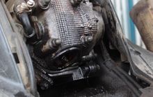 Oli Mesin Motor Rembes Atau Bocor? Begini Cara Jitu Mengatasinya