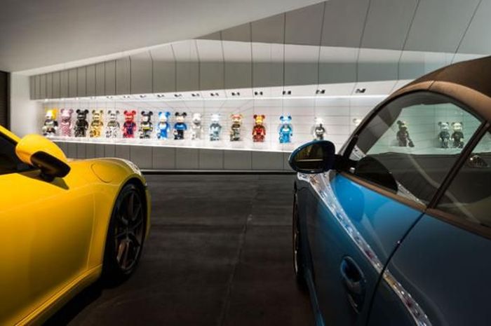 Ilustrasi mobil mewah