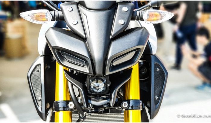 Headlamp MT-15 punya kemiripan dengan MT-09