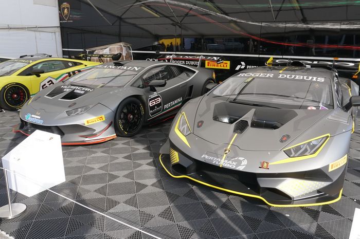 Semua mobil Lamborghini yang dipajang di sirkuit Vallelunga ini dilabel nomor 63