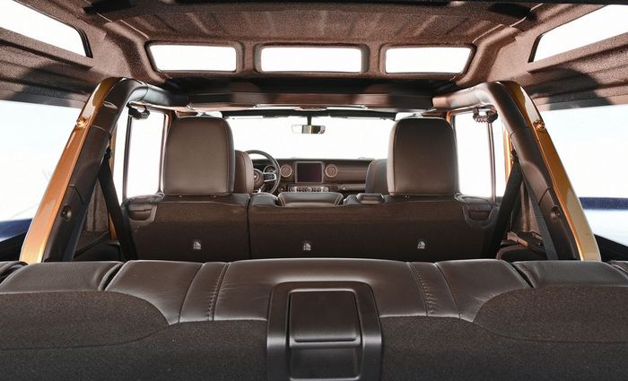 Modifikasi Jeep Wrangler Sahara punya 3 baris penumpang