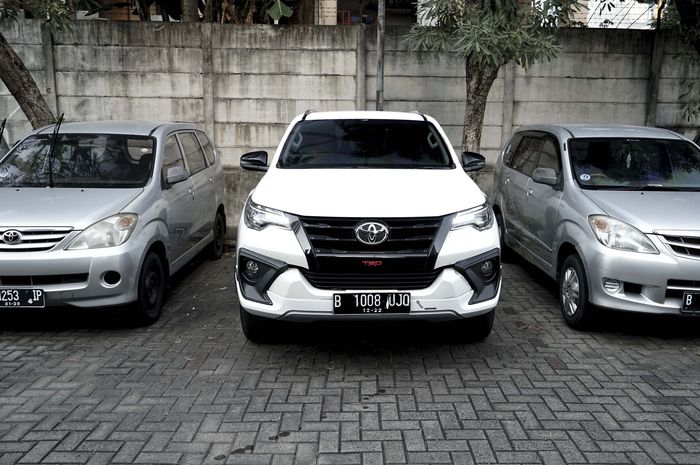 Toyota menciptakan berbagai teknologi yang membantu pengemudi untuk parkir