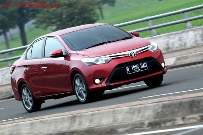 Harga Toyota Vios bekas tahun 2013-2016 sudah cukup terjangkau, berikut daftar harganya. (foto Toyota Vios G 1.5 2013)