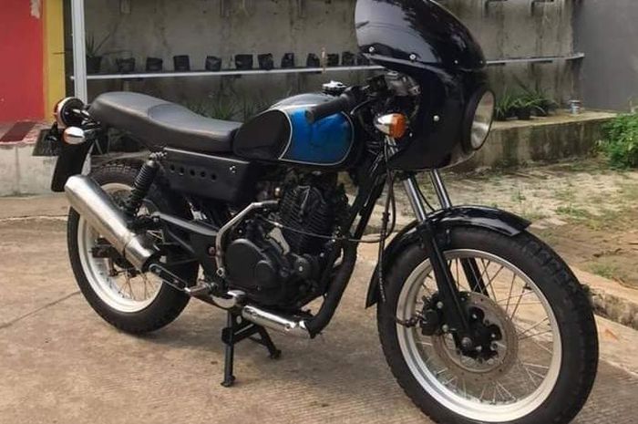 Bajaj Pulsar 180 custom bergaya British Cafe racer