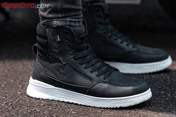 Rabbit Boots resmi diluncurkan hari ini