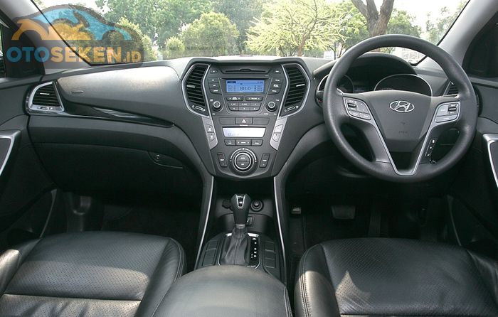 Interior Hyundai Santa Fe CRDi generasi ketiga