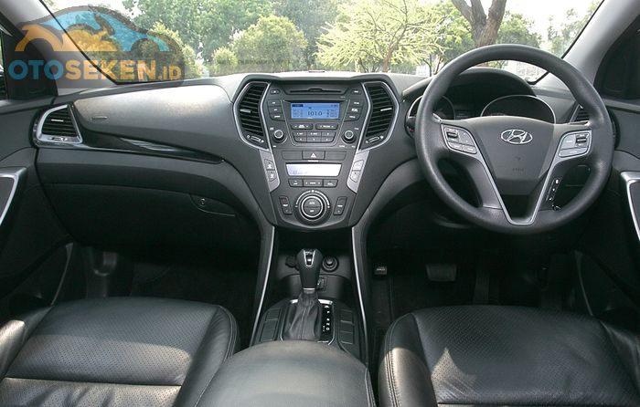 Hyundai Santa Fe CRDi 2012. Dasbor