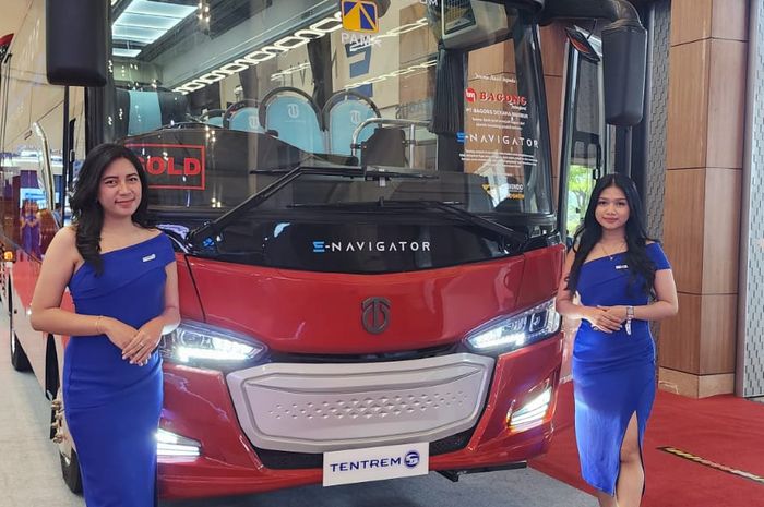 Bus Listrik Wintrone mejeng di booth Tentrem di GIIAS 2024.