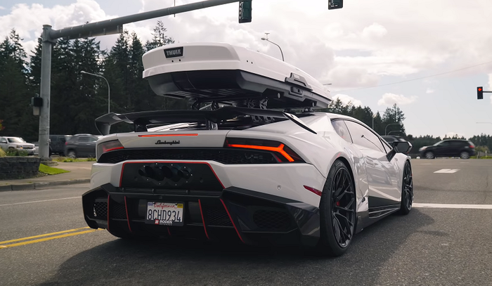 Tampilan belakang modifikasi Lamborghini Huracan